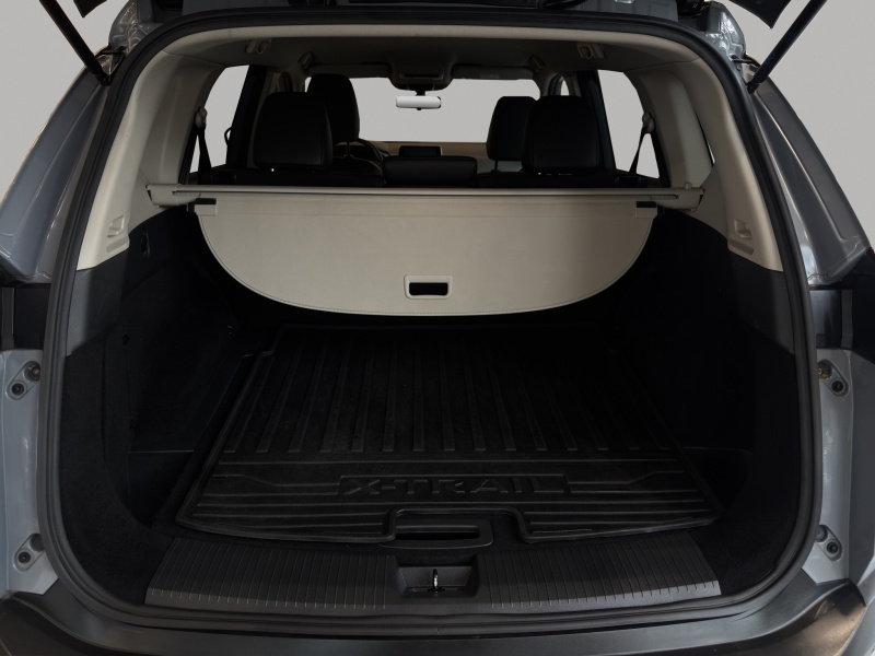 Nissan X-Trail  5 pts. Exclusive, TA, piel, RA-18 2024